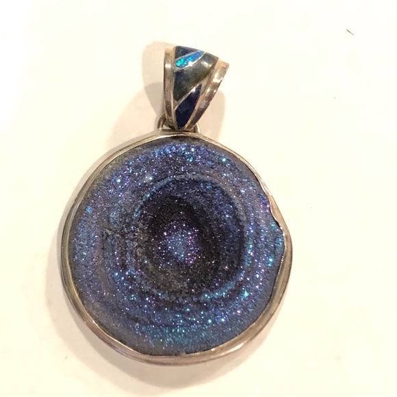 Jewelry - Druzy quartz pendant set in sterling silver